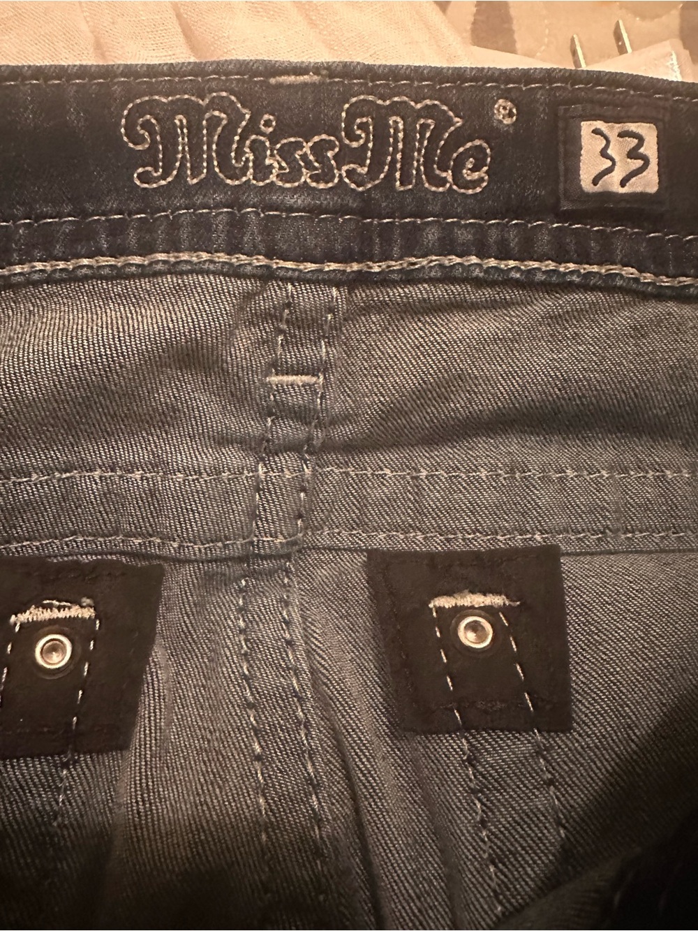 Miss Me Dark Blue Boot Cut Jeans with Embroidered Pockets
Inseam is 31’ - Picture 6 of 6